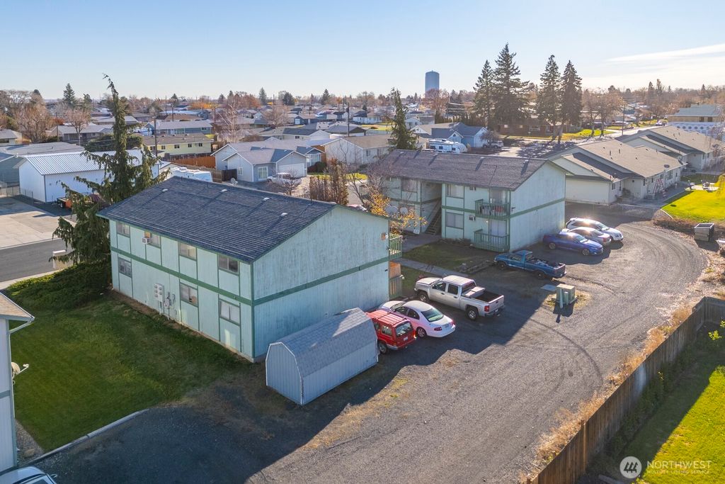 Photo of 231 NE E Street, Ephrata, WA 98823 (MLS # 2457403)