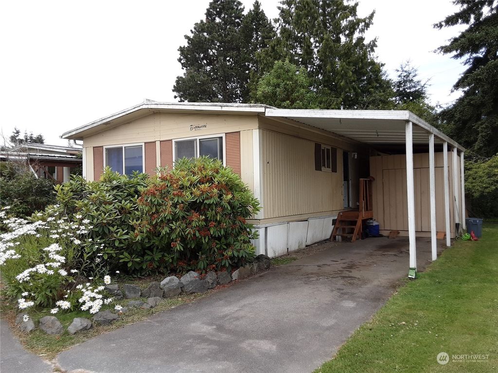 Photo of 12200 Stone Avenue N #10, Seattle, WA 98133 (MLS # 2059452)