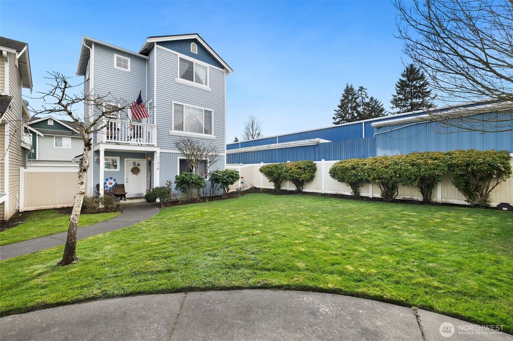 Photo of 11218 3rd Avenue E, Tacoma, WA 98445 (MLS # 2486585)