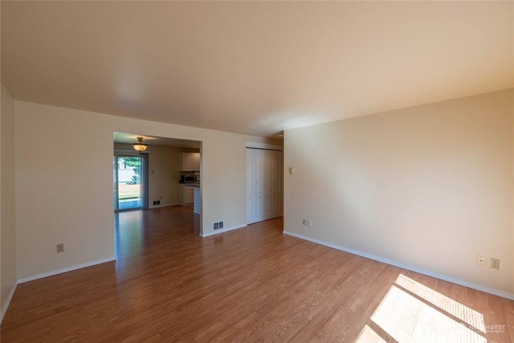 Photo of 23420 28th Avenue W, Brier, WA 98036 (MLS # 2144160)