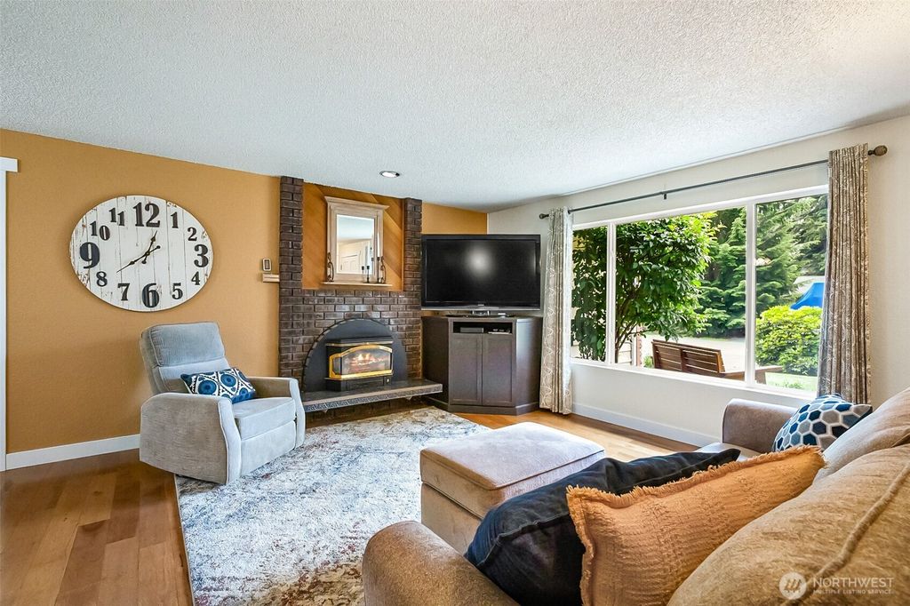 Photo of 3029 123rd Street SE, Everett, WA 98208 (MLS # 2537209)