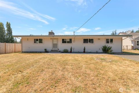 Photo of 967 Donald Avenue, Oak Harbor, WA 98277 (MLS # 2405208)