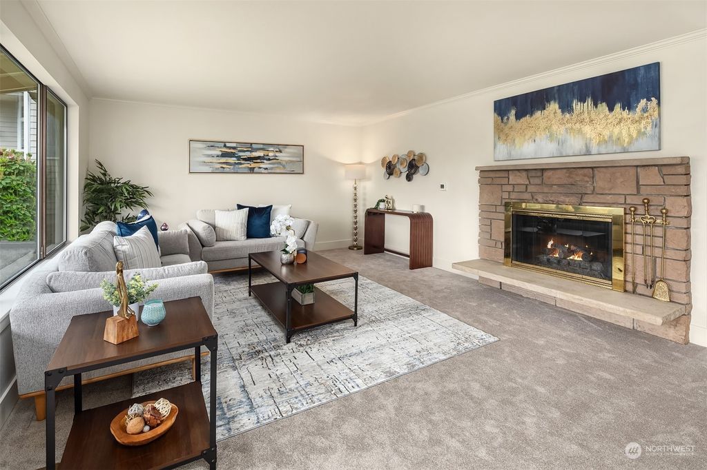 Photo of 1909 NE 24th Street, Renton, WA 98056 (MLS # 2244114)