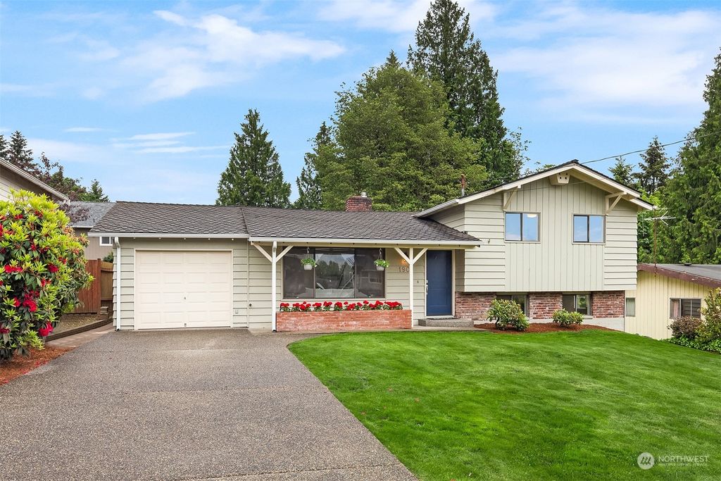 Photo of 1909 NE 24th Street, Renton, WA 98056 (MLS # 2244114)