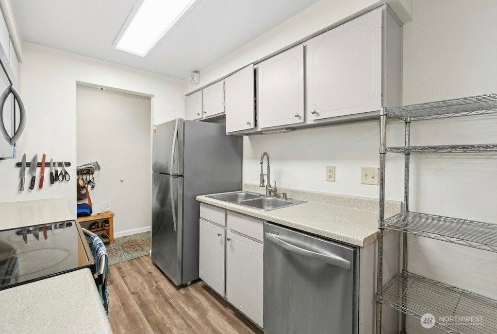 Photo of 11006 NE 68th Street #806, Kirkland, WA 98033 (MLS # 2457029)