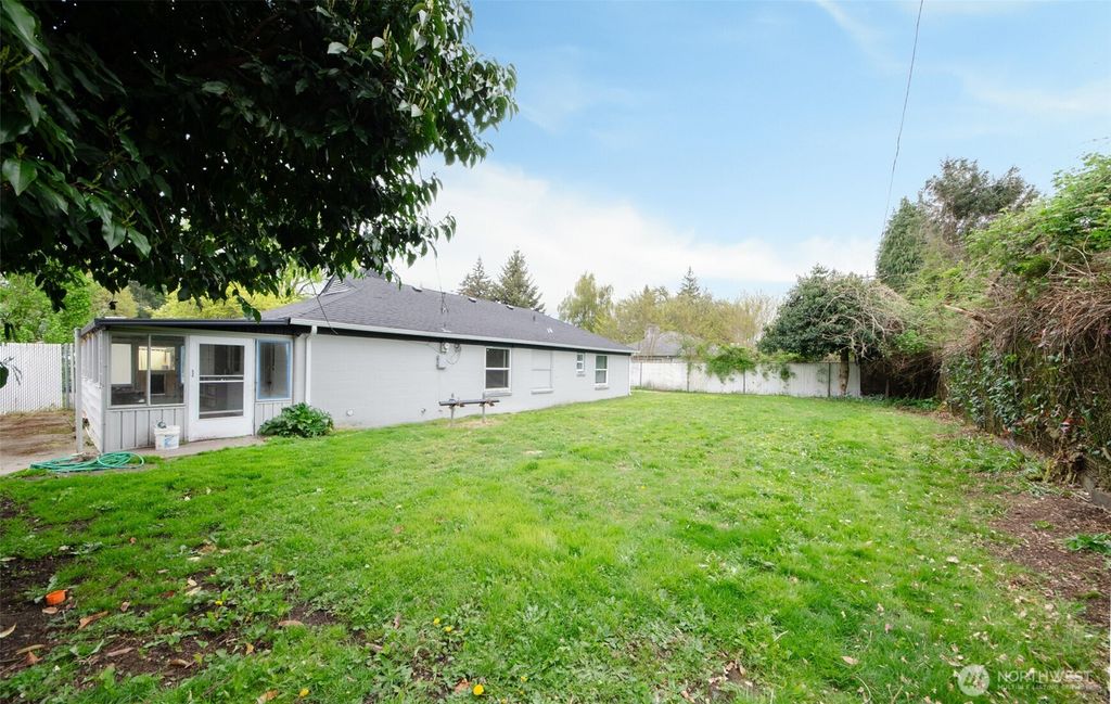 Photo of 203 Lee Street SE, Tumwater, WA 98501 (MLS # 2513913)
