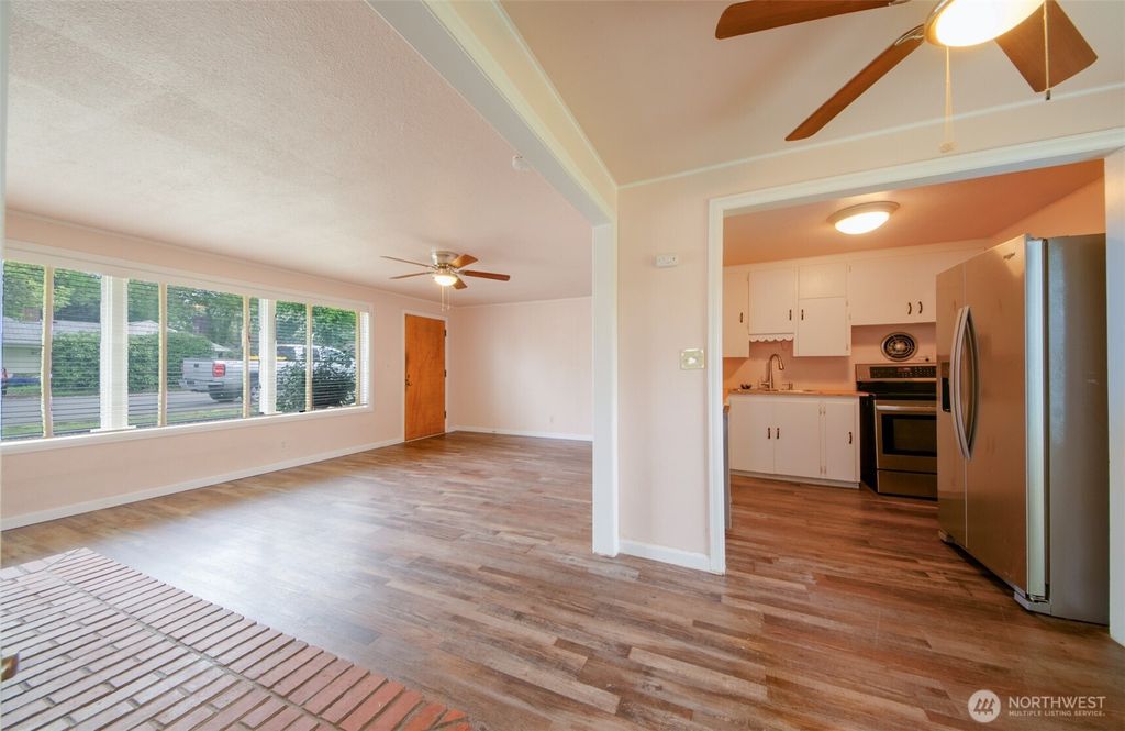 Photo of 203 Lee Street SE, Tumwater, WA 98501 (MLS # 2513913)