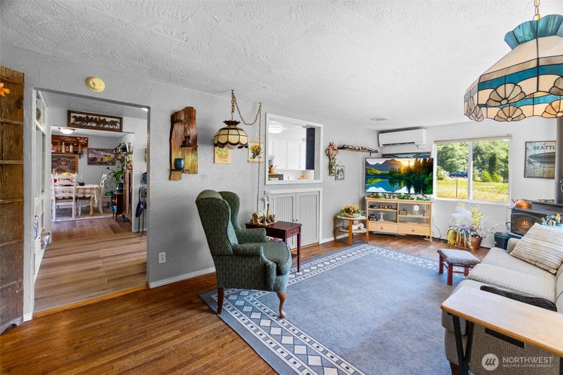 82 Chenois Valley Road
