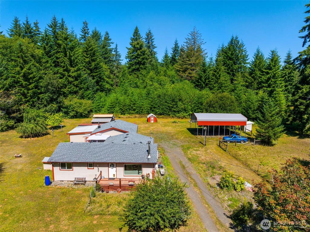 Photo of 82 Chenois Valley Road, Hoquiam, WA 98550 (MLS # 2571215)