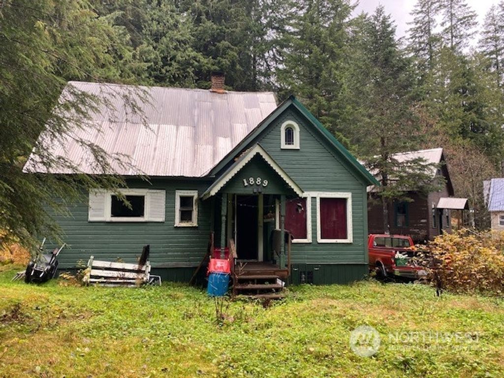 Photo of 49001 Mountain Loop Highway, Granite Falls, WA 98252 (MLS # 2310285)