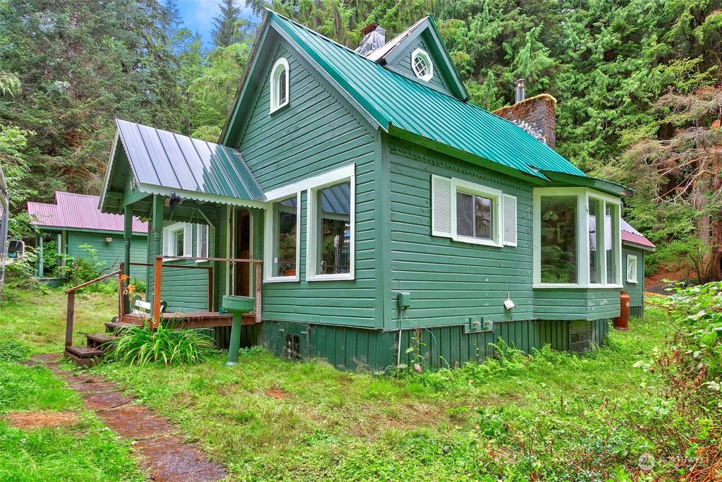 Photo of 49001 Mountain Loop Highway, Granite Falls, WA 98252 (MLS # 2310285)