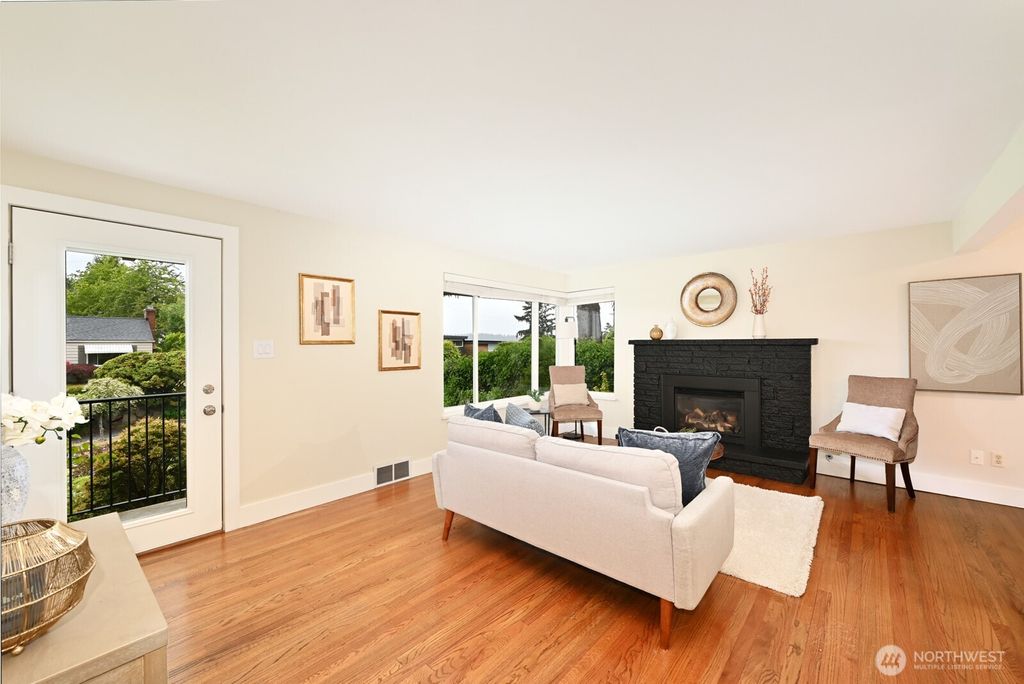 Photo of 5109 S Angeline Street, Seattle, WA 98118 (MLS # 2532989)
