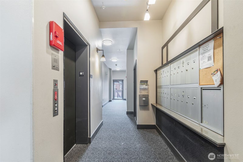 1909 10th Avenue W 206