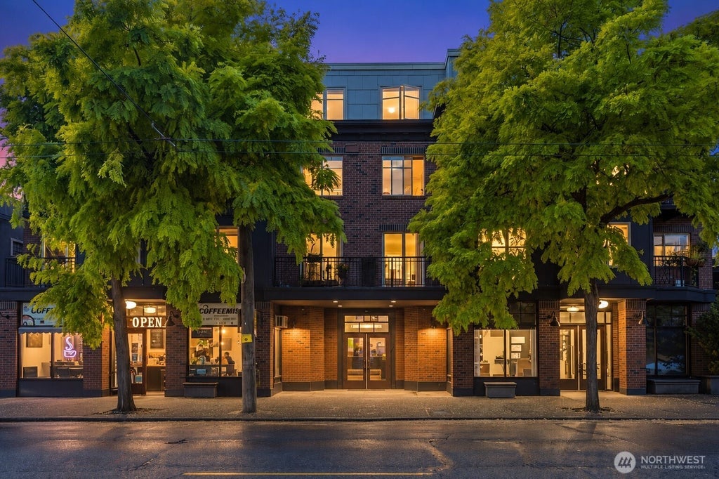 Photo of 1909 10th Avenue W #206, Seattle, WA 98119 (MLS # 2567917)