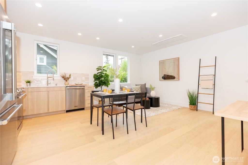 Photo of 1530 25th Ave Ave #B, Seattle, WA 98122 (MLS # 2513127)