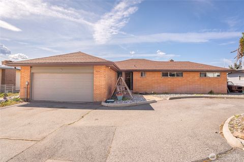 Photo of 1210 N Ashland Avenue, East Wenatchee, WA 98802 (MLS # 2487387)