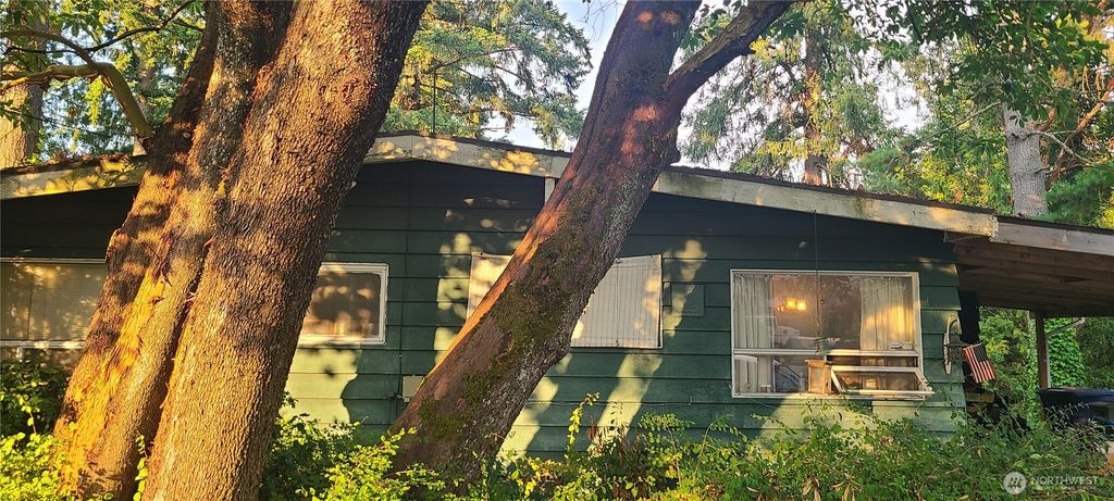 Photo of 15314 SE Newport Way, Bellevue, WA 98006 (MLS # 2428936)