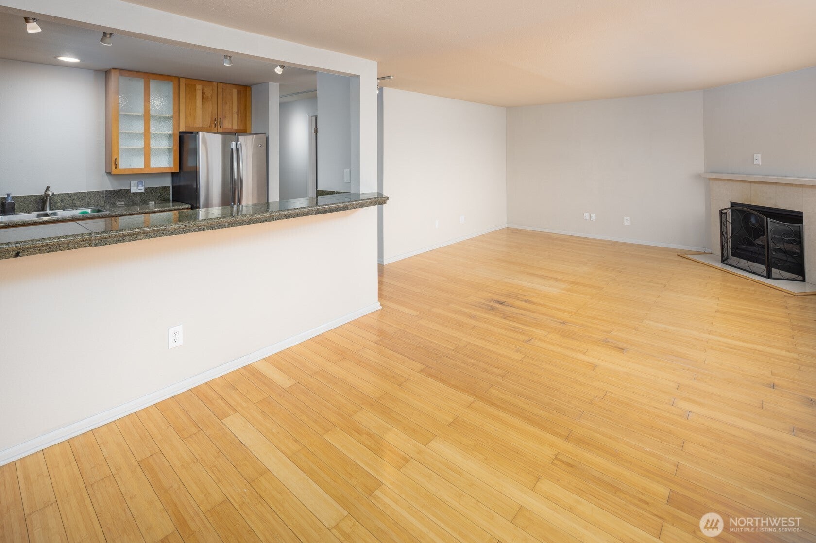 150 Melrose Avenue E 407