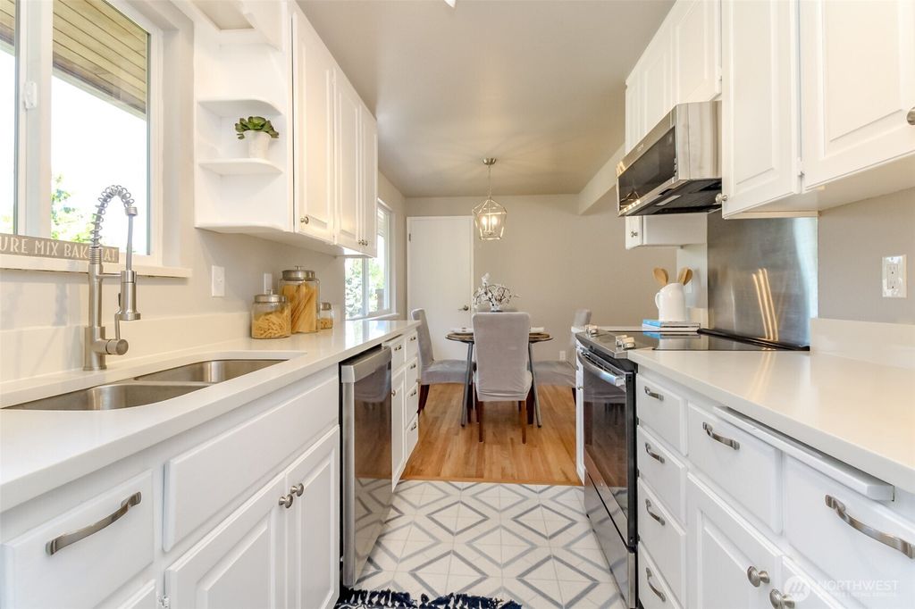 Photo of 30240 7th Avenue S, Federal Way, WA 98003 (MLS # 2386644)