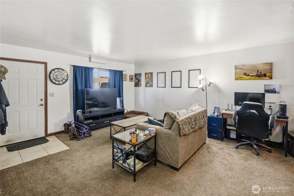 Photo of 1246 Pershing Road, Moses Lake, WA 98837 (MLS # 2540049)