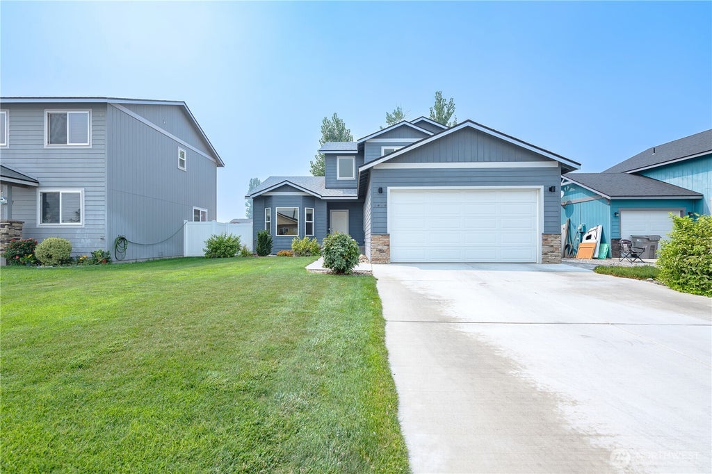 Photo of 1474 Denny Place, Rock Island, WA 98850 (MLS # 2565058)