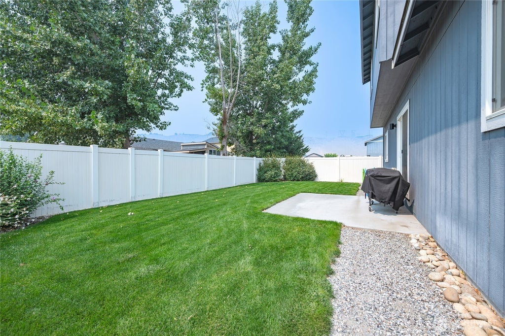 Photo of 1474 Denny Place, Rock Island, WA 98850 (MLS # 2565058)
