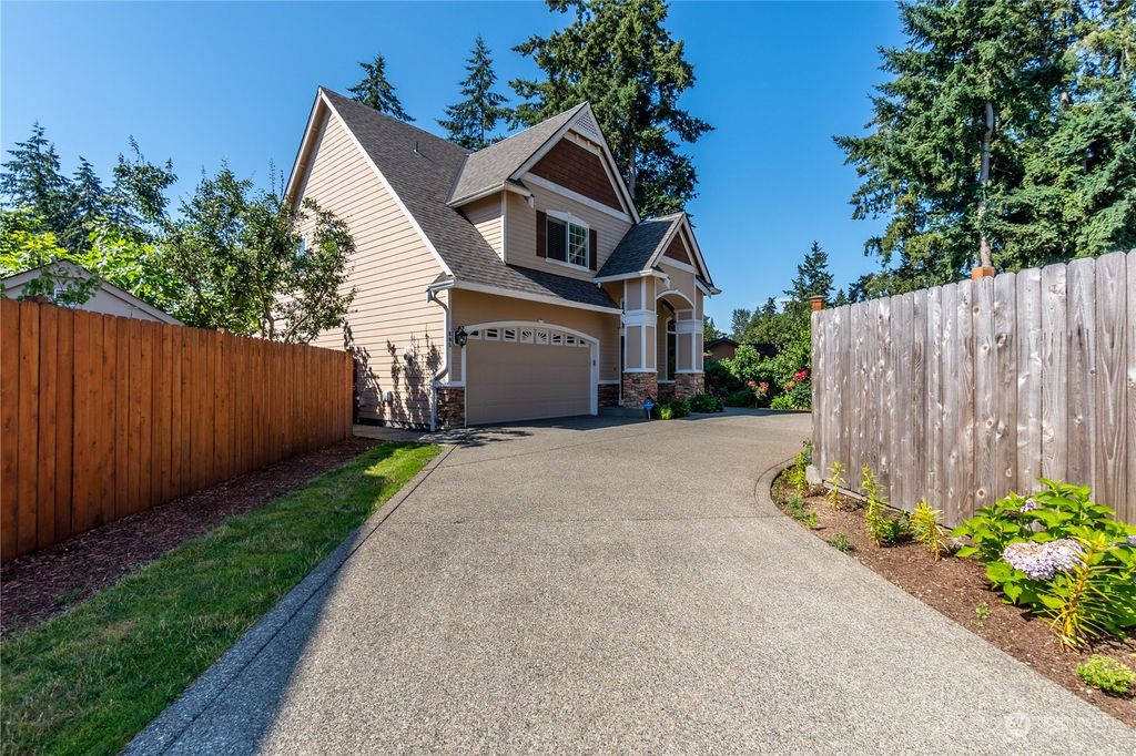 Photo of 605 S 310th Court, Federal Way, WA 98003 (MLS # 2021928)
