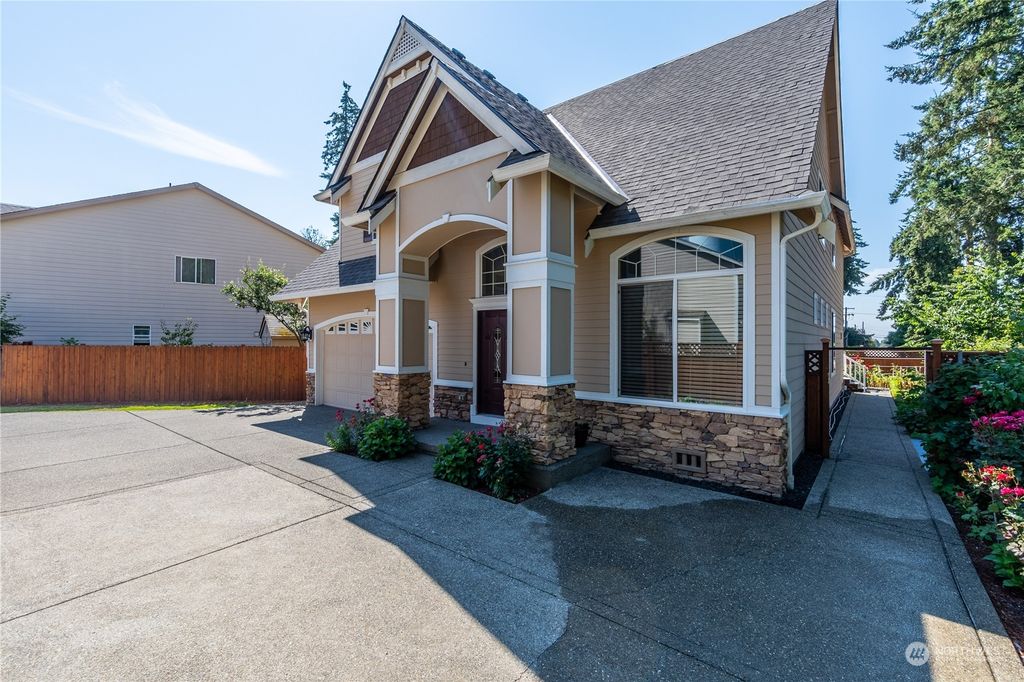 Photo of 605 S 310th Court, Federal Way, WA 98003 (MLS # 2021928)