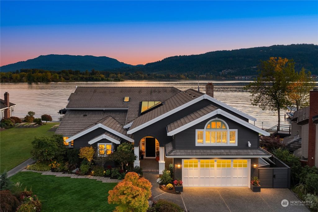 Photo of 4245 206th Avenue SE, Sammamish, WA 98075 (MLS # 2171625)