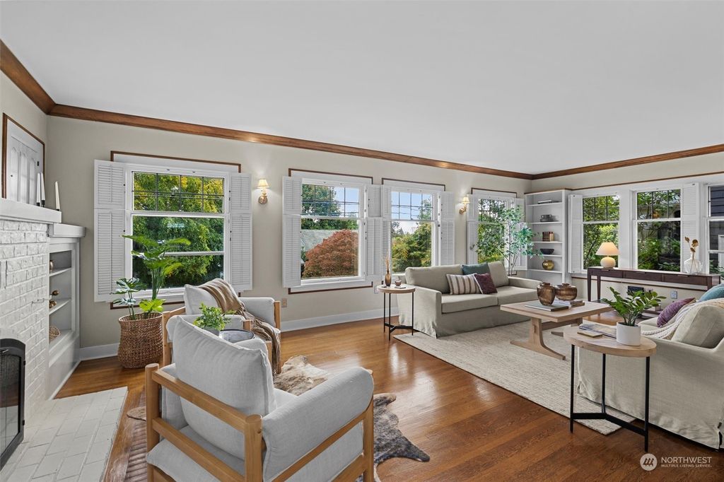 Photo of 6273 20th Avenue NE, Seattle, WA 98115 (MLS # 2163871)