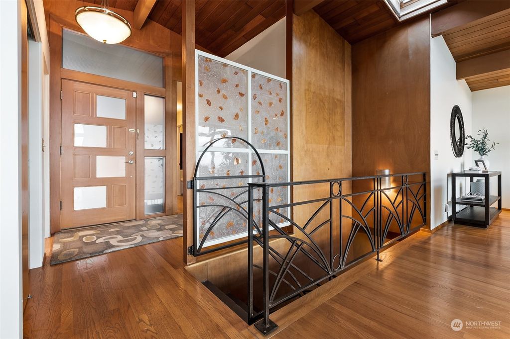 Photo of 7362 56th Avenue NE, Seattle, WA 98115 (MLS # 2035350)