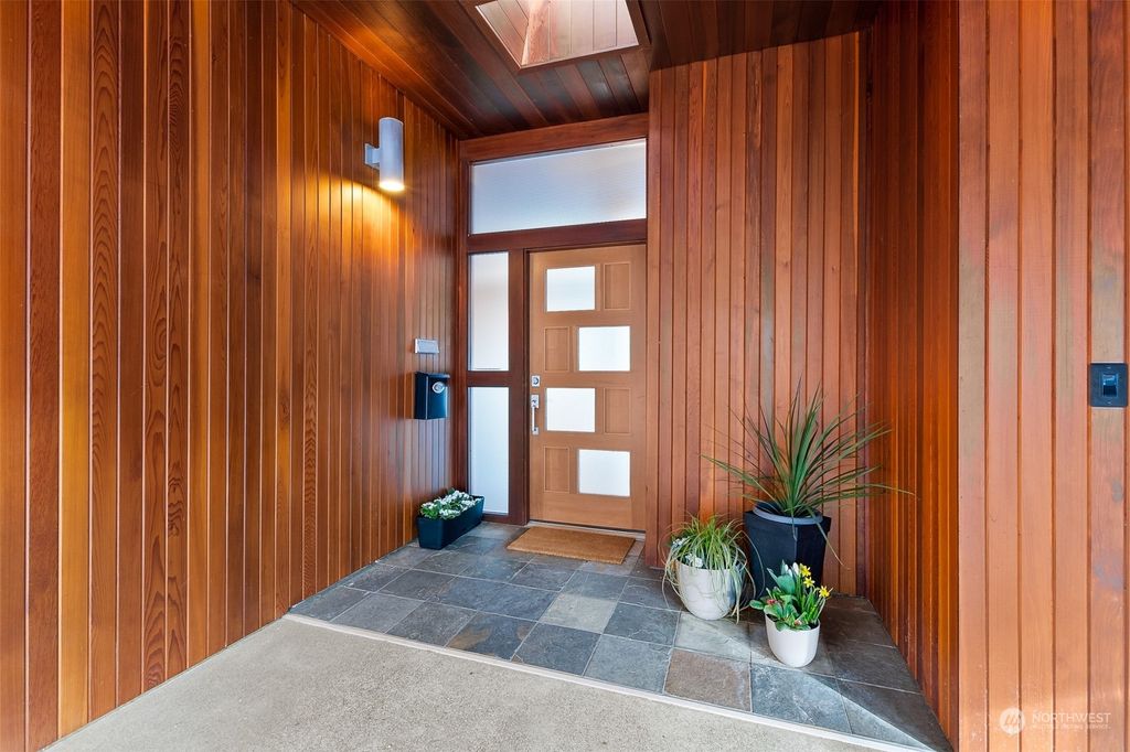 Photo of 7362 56th Avenue NE, Seattle, WA 98115 (MLS # 2035350)