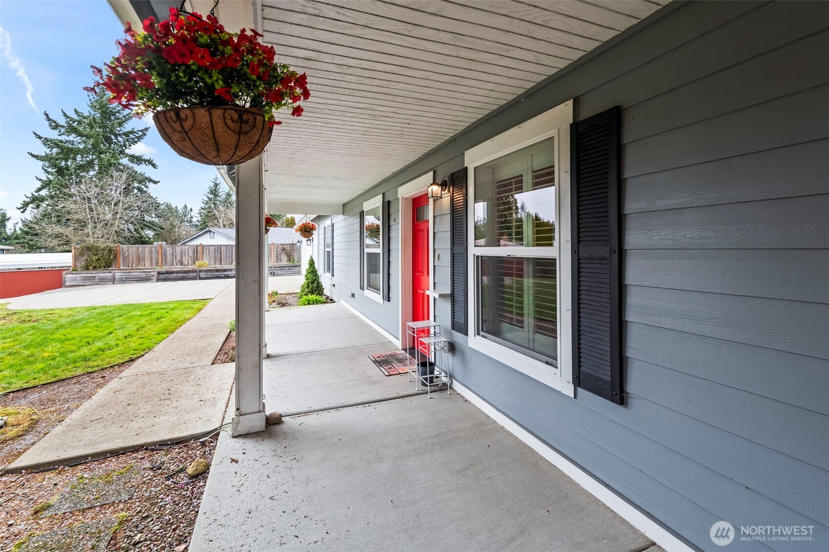 4925 Harbor View Drive NE