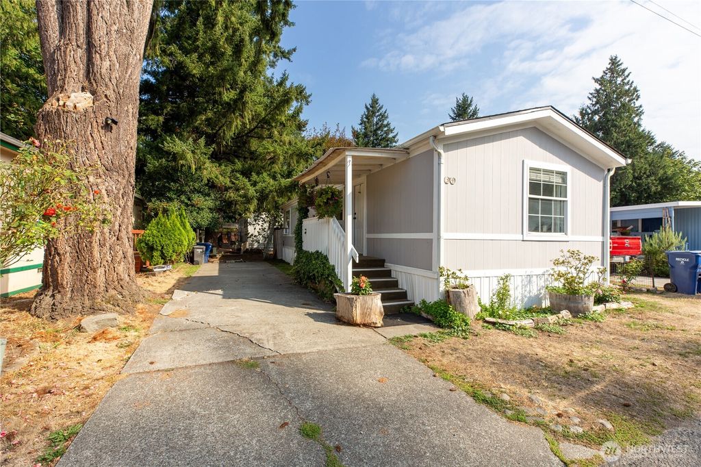 Photo of 3105 SE M Street SE #34, Auburn, WA 98002 (MLS # 2432786)