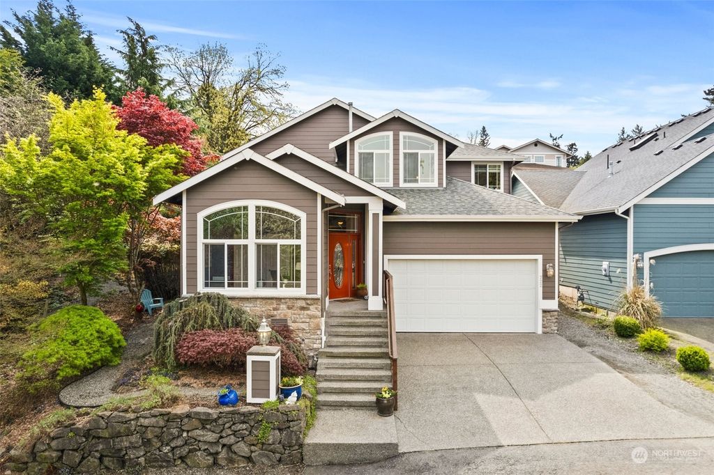 Photo of 722 E Tacoma St St, Kent, WA 98030 (MLS # 2220327)