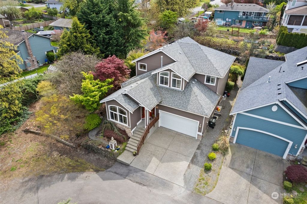 Photo of 722 E Tacoma St St, Kent, WA 98030 (MLS # 2220327)