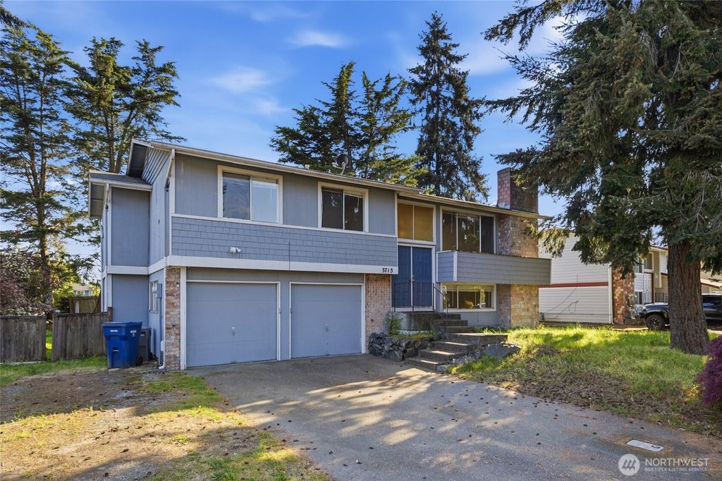 Photo of 3713 SW 338th Place, Federal Way, WA 98023 (MLS # 2517834)