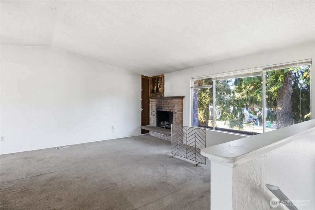 Photo of 3713 SW 338th Place, Federal Way, WA 98023 (MLS # 2517834)