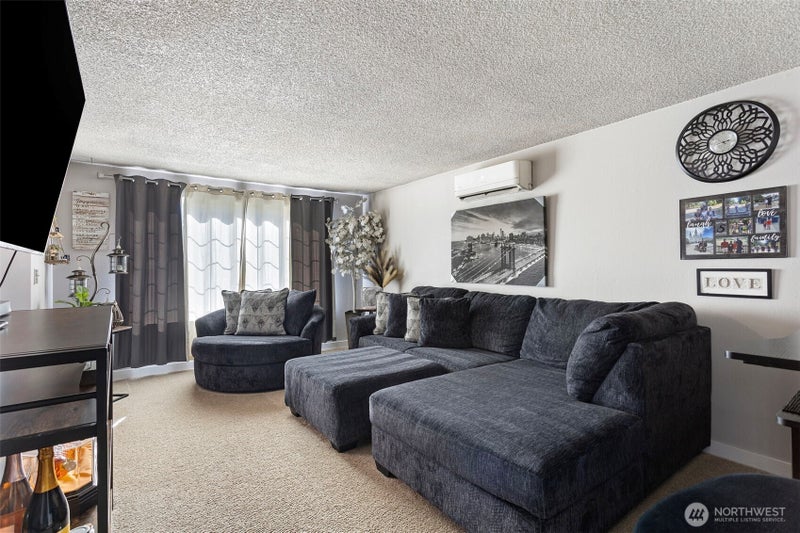 1025 E 63rd Street