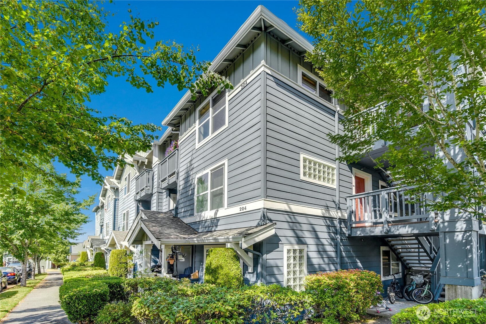 1698 25th Place NE 304