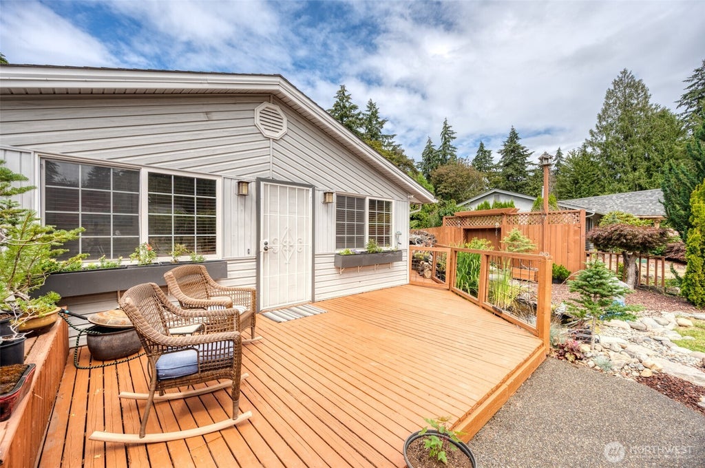 Photo of 6711 125th Street Ct E, Puyallup, WA 98373 (MLS # 2550655)