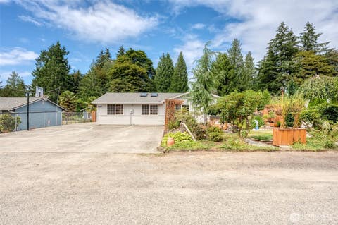 Photo of 6711 125th Street Ct E, Puyallup, WA 98373 (MLS # 2550655)