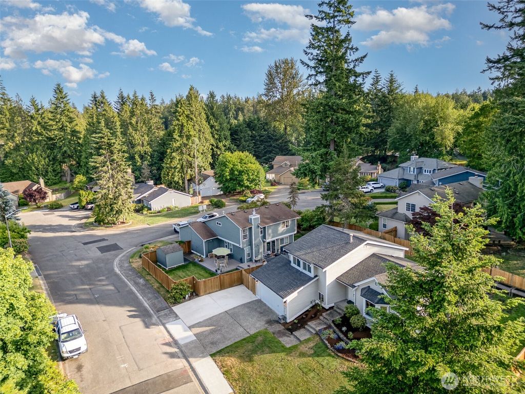 Photo of 17913 158th Pl SE Pl, Renton, WA 98058 (MLS # 2386782)