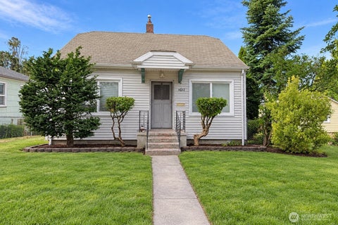Photo of 4032 S Bell Street, Tacoma, WA 98418 (MLS # 2581310)