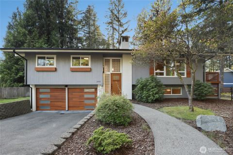 Photo of 2015 Clairmont Circle SW, Olympia, WA 98512 (MLS # 2518269)