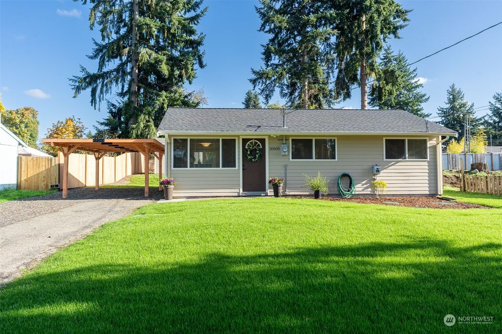 Photo of 30600 2nd Avenue SW, Federal Way, WA 98023 (MLS # 2178782)