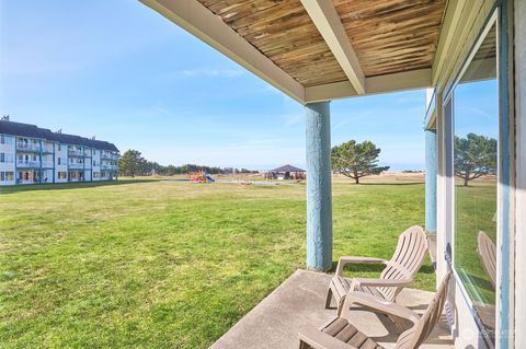 Photo of 210 26th Street NW #310/9, Long Beach, WA 98631 (MLS # 2036256)