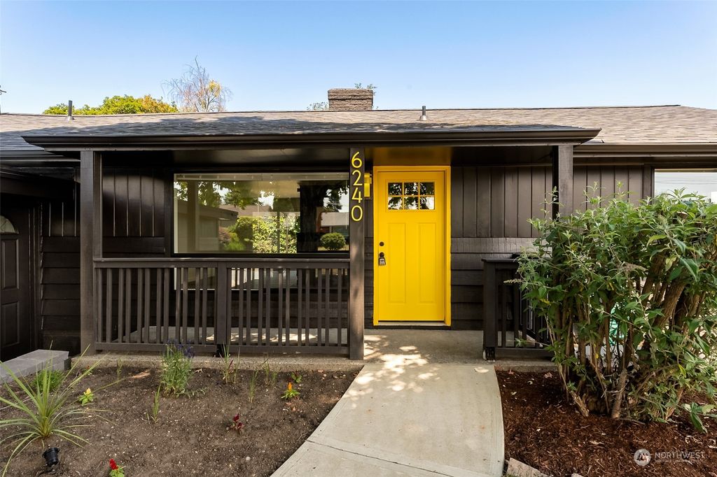 Photo of 6240 S 118th Place, Seattle, WA 98178 (MLS # 2136415)