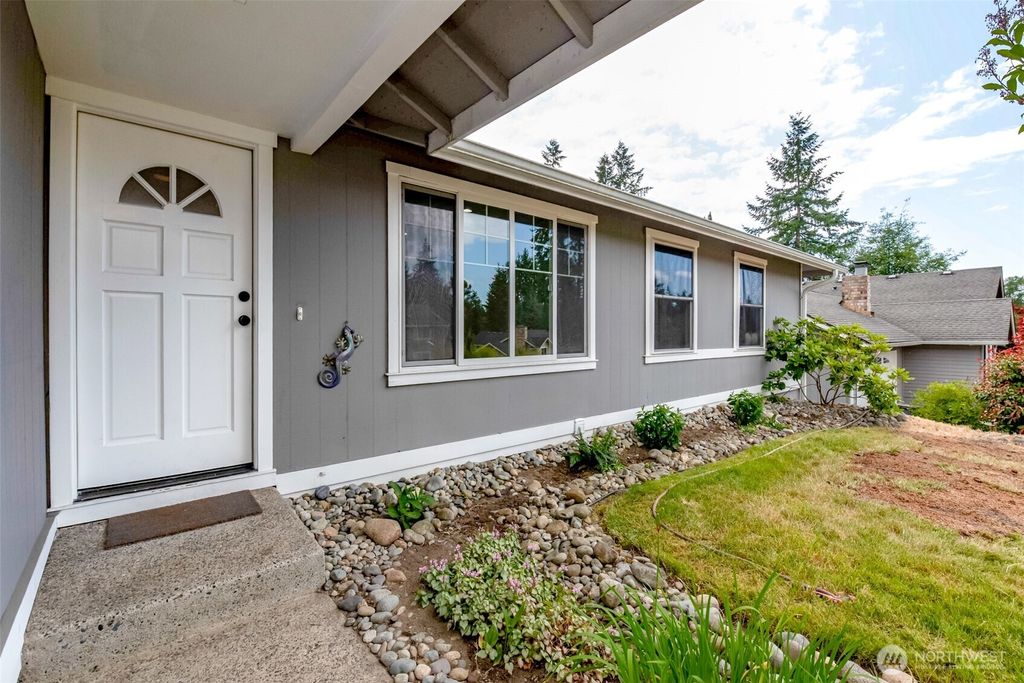 Photo of 13457 SE Fairwood Boulevard, Renton, WA 98058 (MLS # 2395737)