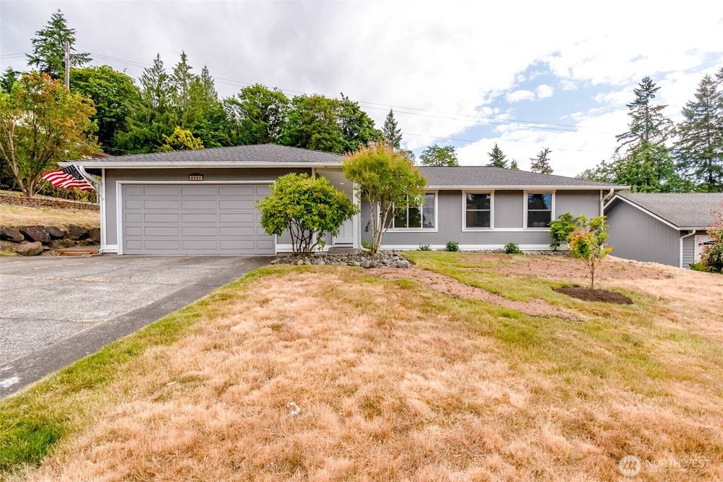 Photo of 13457 SE Fairwood Boulevard, Renton, WA 98058 (MLS # 2395737)